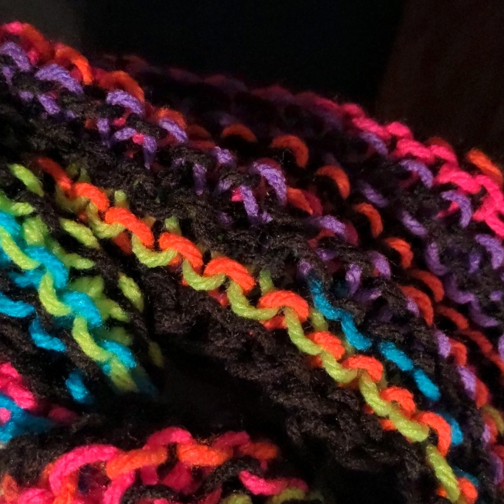 NWT! Handmade Acrylic Knit Triangle Scarf Black and Bright Multicolored OSFM - Picture 2 of 6